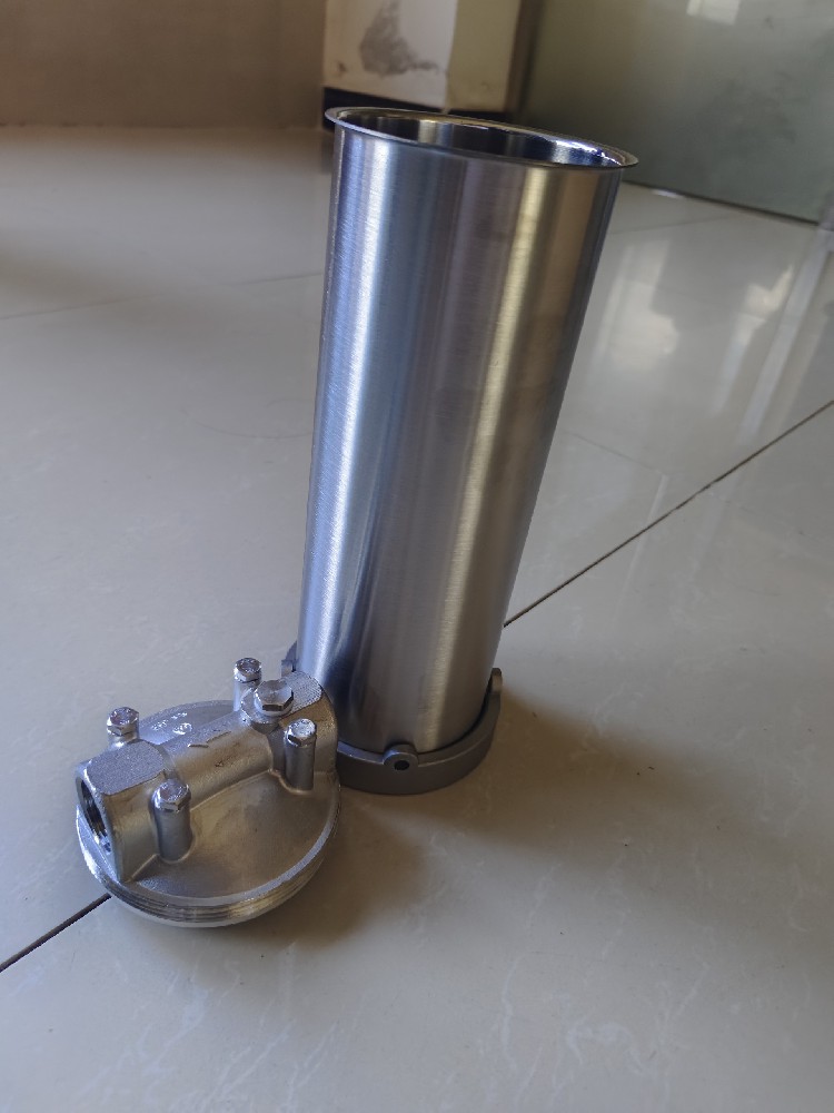 不锈钢滤芯式电解液过滤器的材质特点是什么？